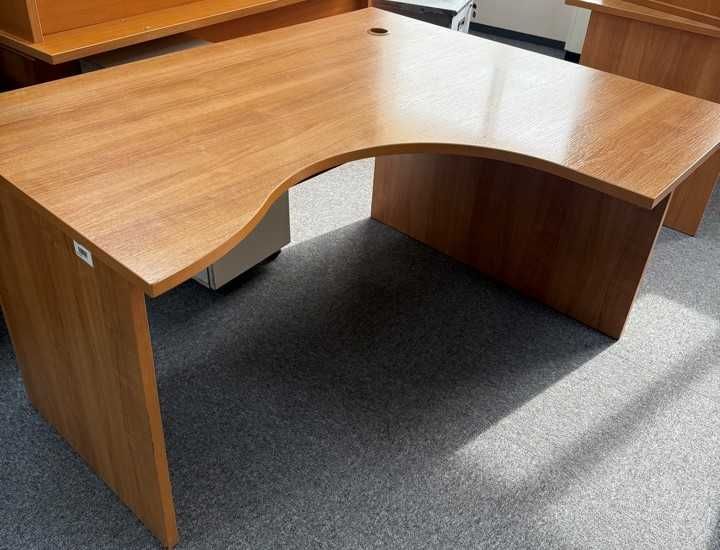 Реализация офисной мебели Банка (стол)