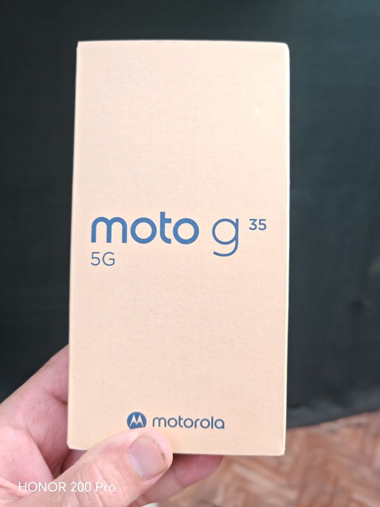 Продавам смартфон Motorola g35