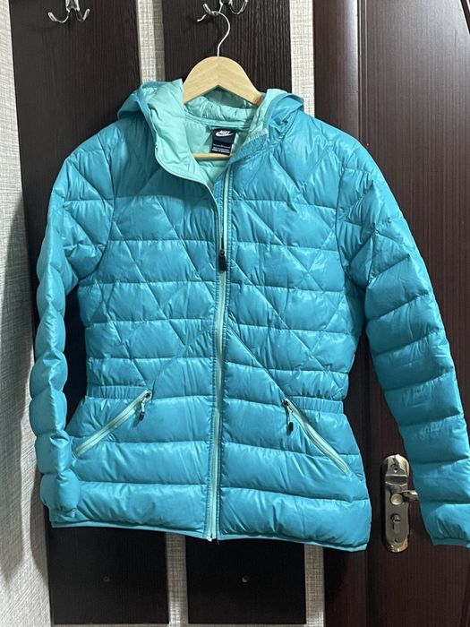 Куртка новая оригинал фирмы nike