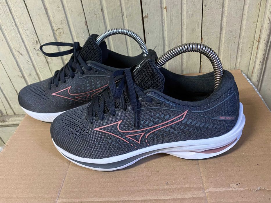 ''Mizuno Wave Rider 25''оригинални маратонки 38 номер