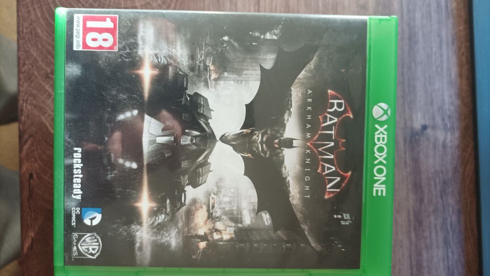Xbox one x с 10 игри и 1 джойстик
