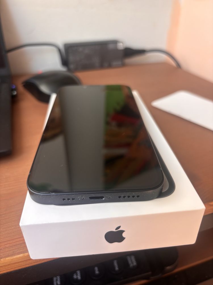 Нов!!! iPhone 14, Midnight, 128GB