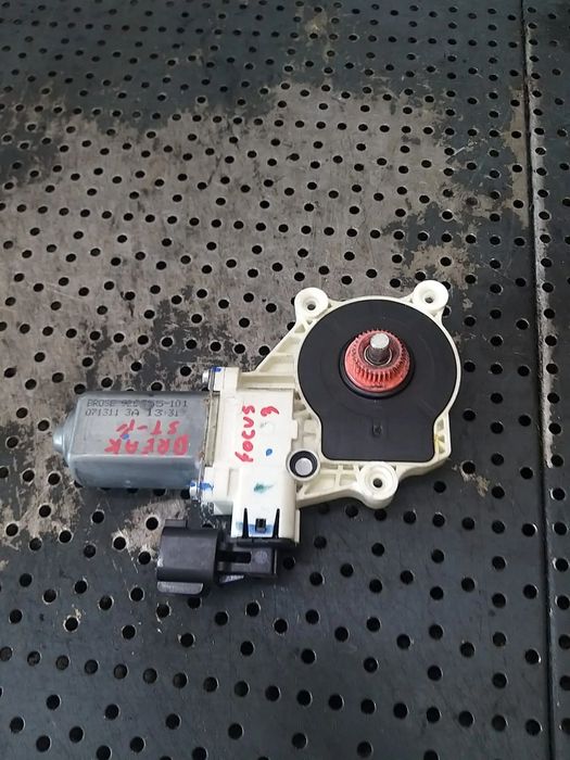 Motoras macara stanga fata ford focus 3 break