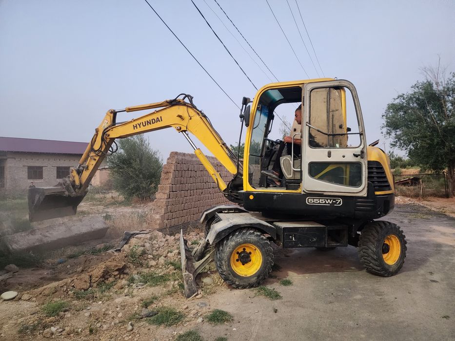 Mini Hyundai ekskavator xizmati