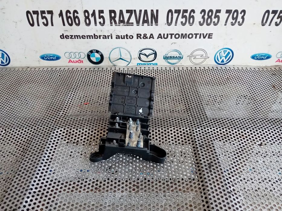 Panou Cutie Sigurante Audi A6 4G C7 A7 A5 A4 Q3 Q5 Motor CNH Cutie NYU Cod 4G0937517