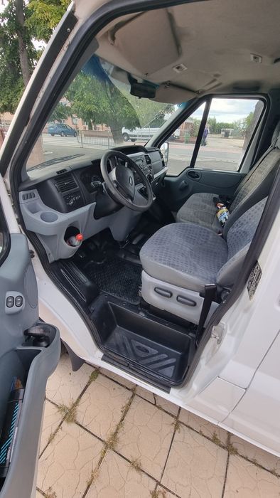 Vând Ford Transit 8+1 2.2 diesel 2009