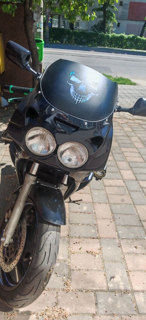 Yamaha FZR 600 Genesis