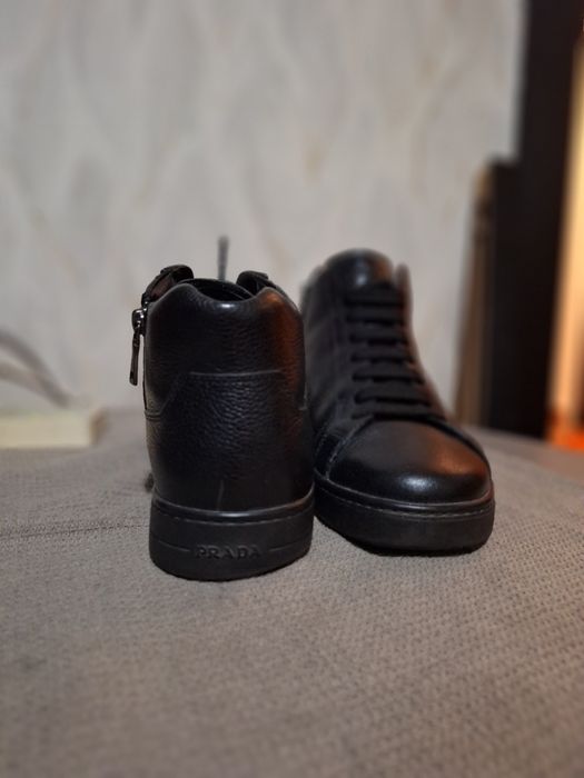 Кожени Кецове марка Prada