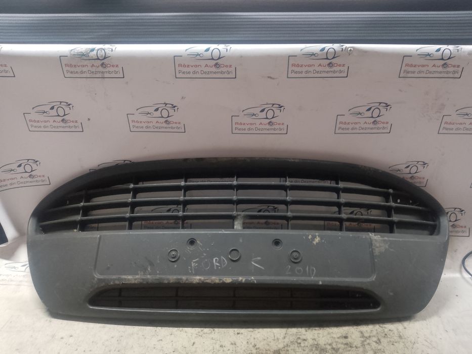 grila bara fata ford kuga 2010
