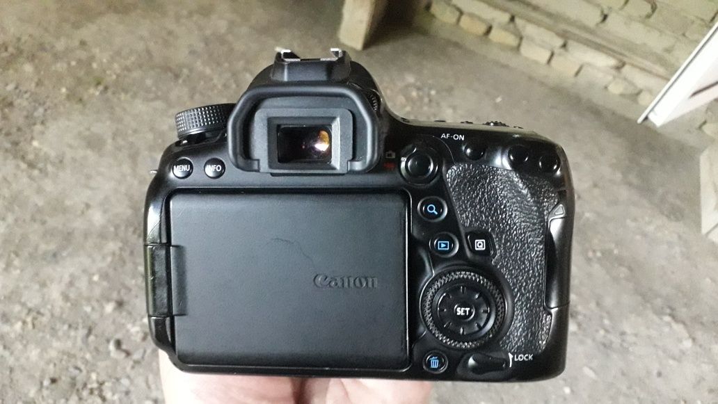 Canon 6D mark 2 body sotiladi