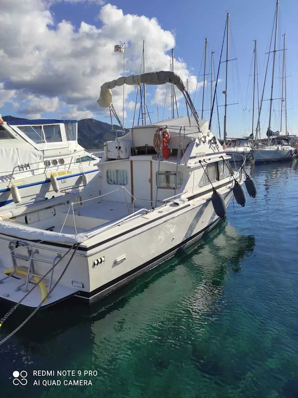 Barcă 1989 Bertram 28 Flybridge Anno 1989