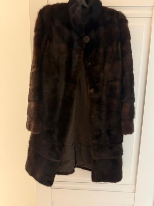 Продам шубу норковую
