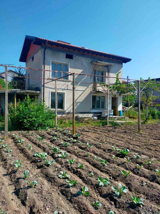 Продава къща в село Габарево