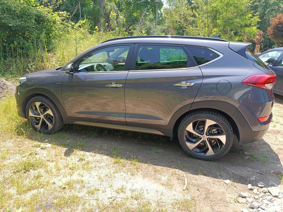 Hyundai Tucson 2.0D 185кс.2016г Всички екстри!
