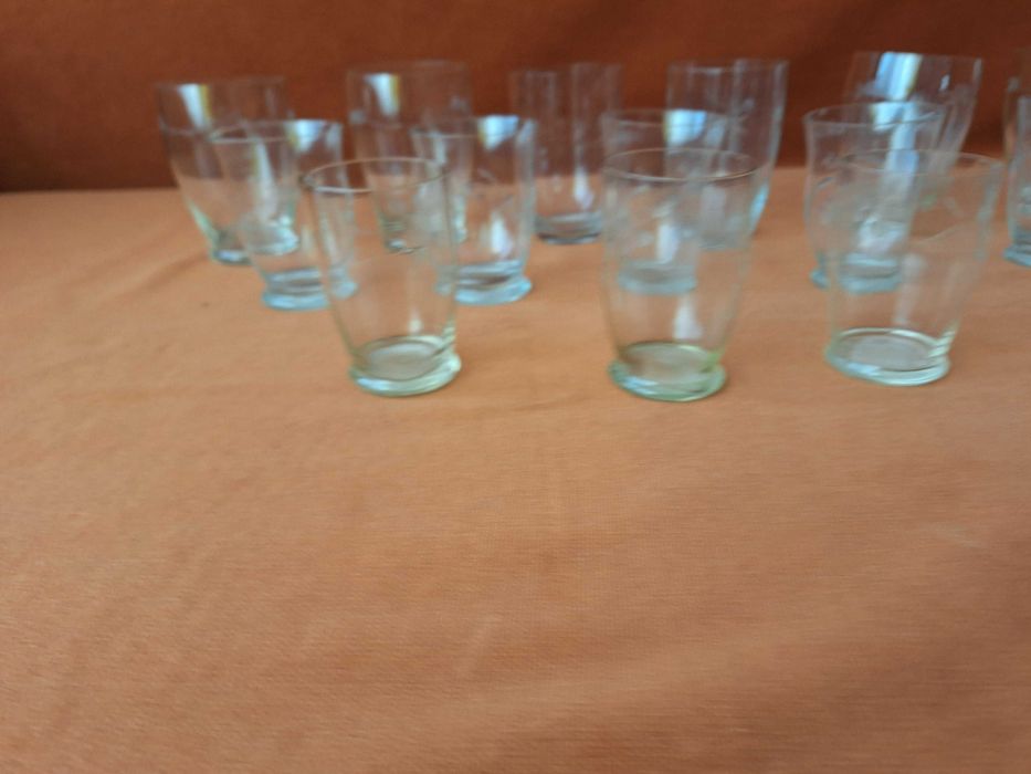 Set de pahare pentru apa, vin, folosite, stare buna