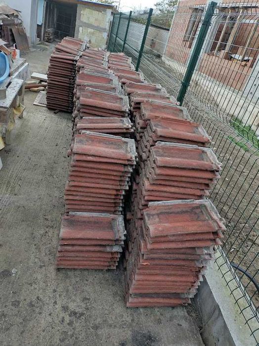 продавам керемиди по 70ст..Около 1500бр