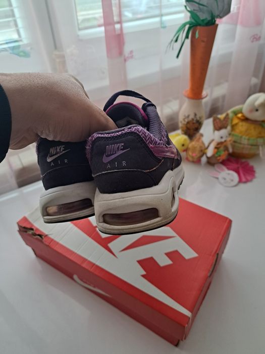 Маратонки nike air max maratonki