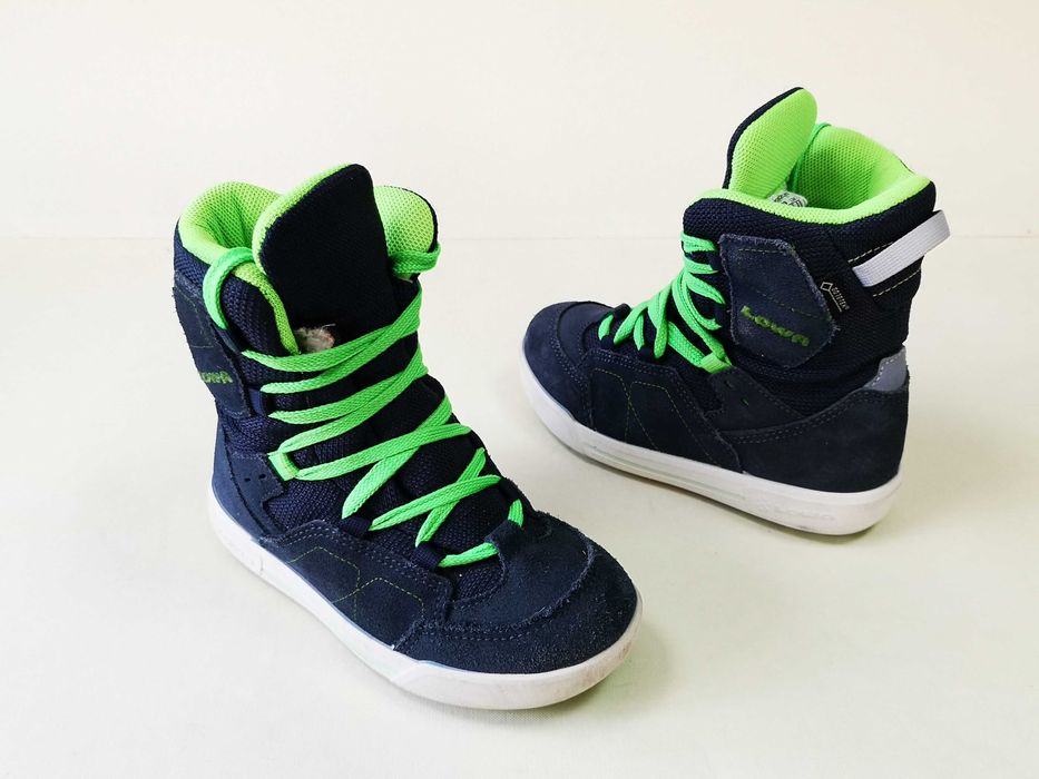 Bocanci IMBLANITI ghete munte copii 29 30 LOWA - GORETEX Impermabili