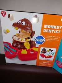 Маймуна зъболекар