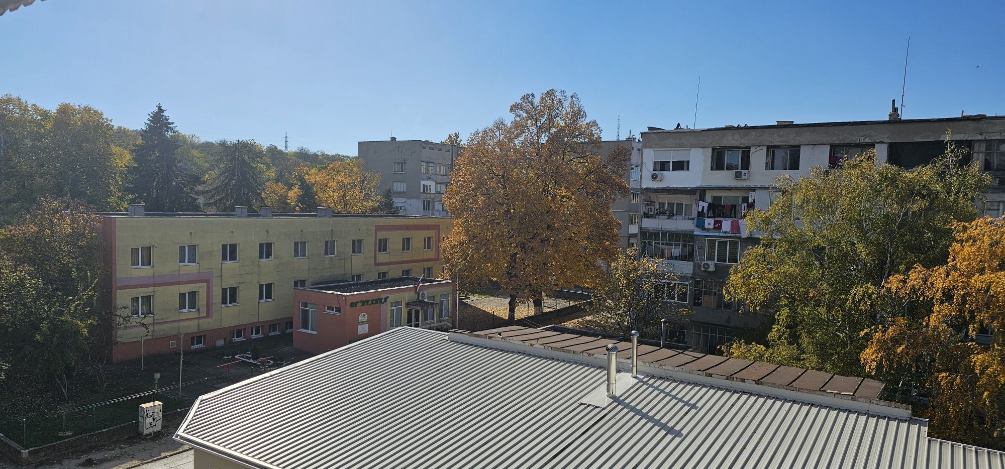 Продавам апартамент до пазара на ДАП