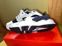Сникърси Nike Air Huarache DH4439 105  номер 40.5