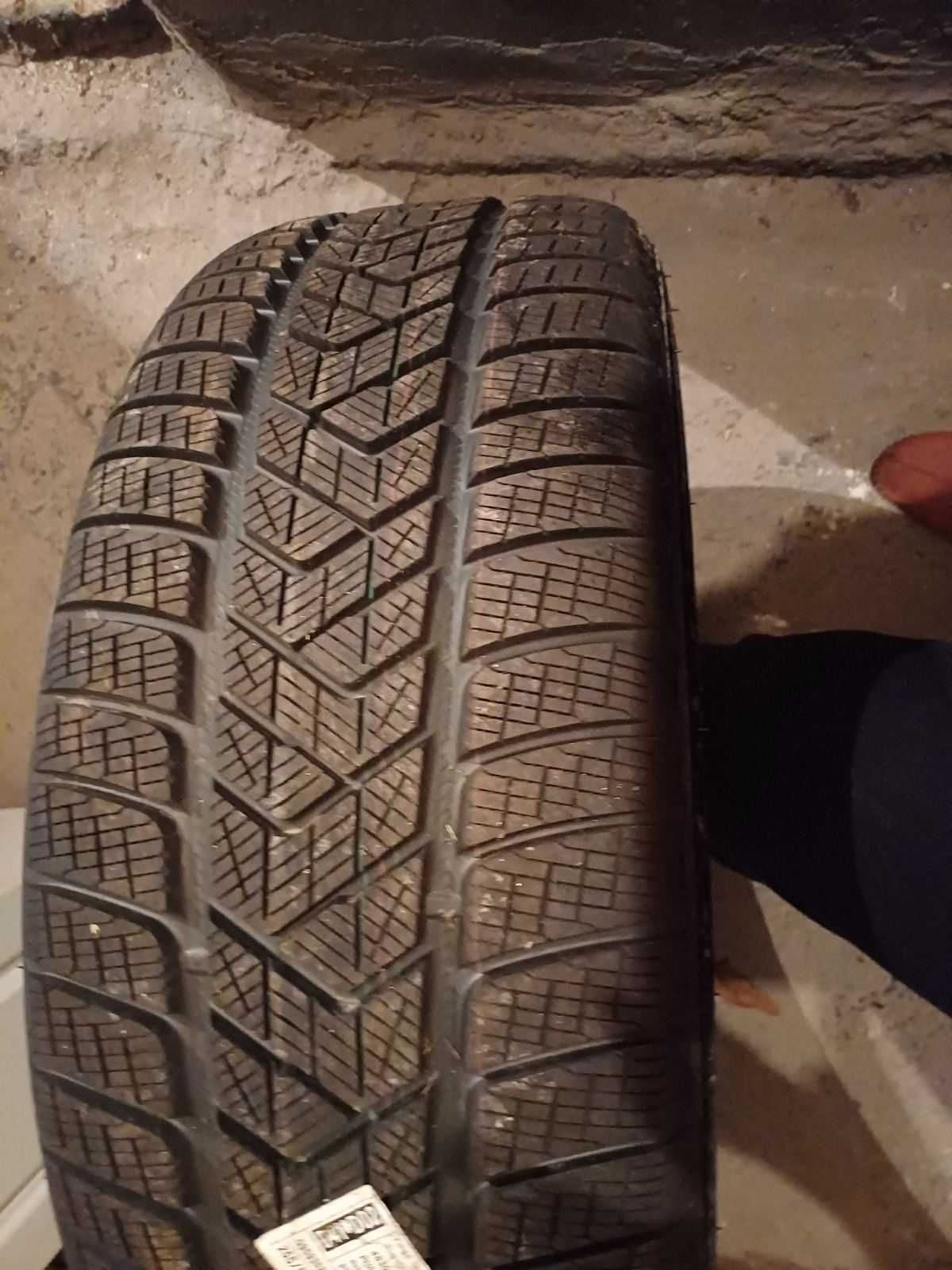 Pirelli skorpion 255/55/20