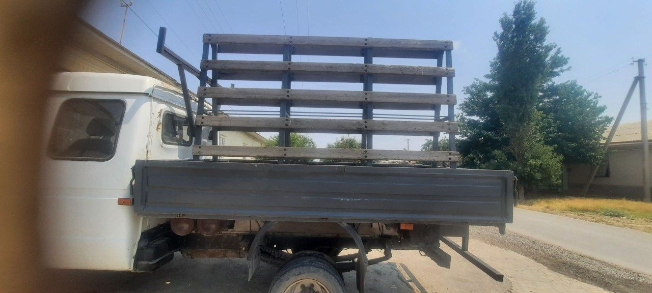 Gazel kuzip sotiladi uzinlgi 320.eni 2 akfa oyna tashigani