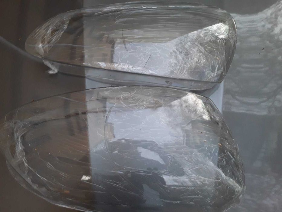 Стъкла за фарове за Голф 5, нови.