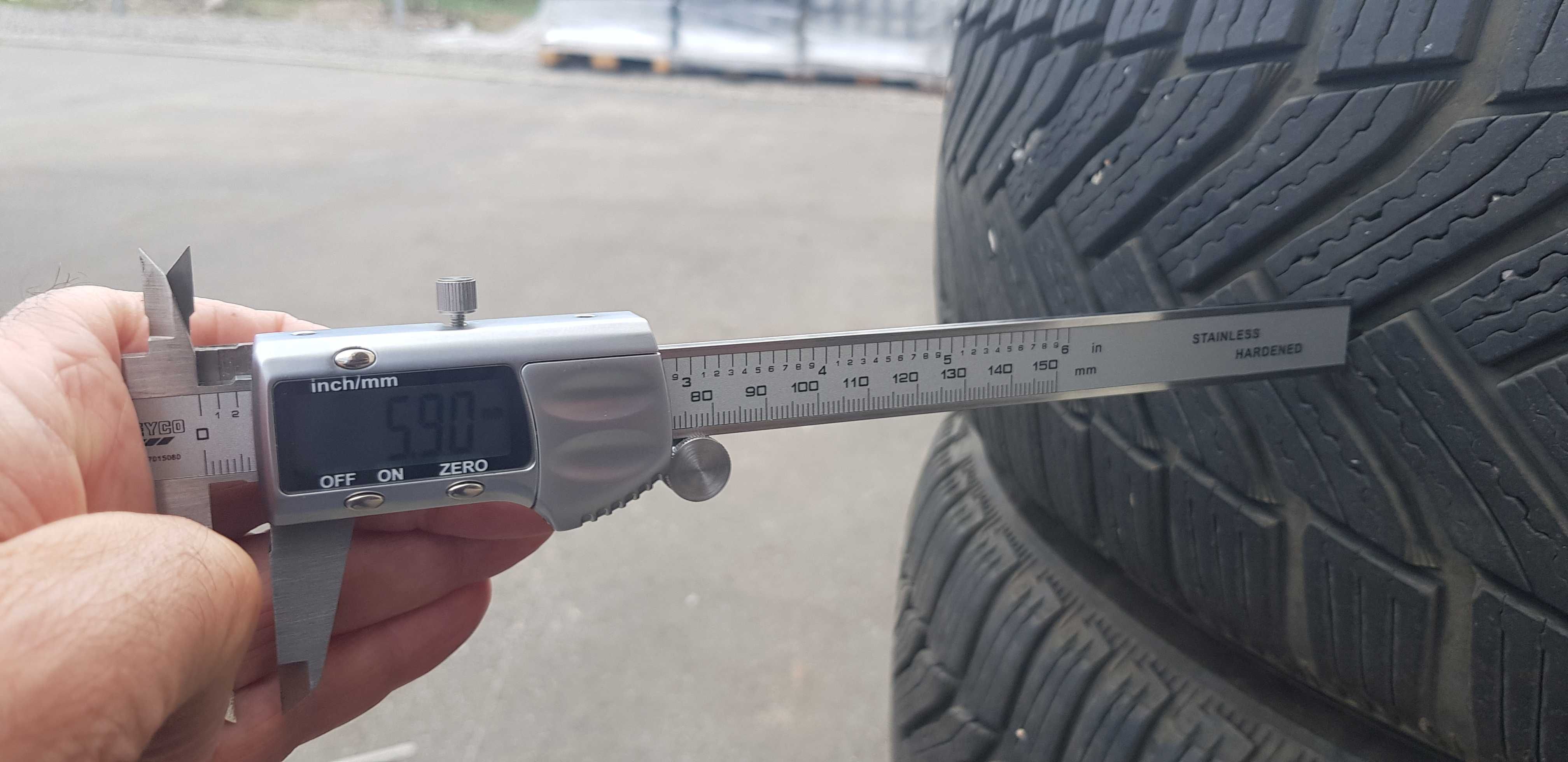 Продавам зимни гуми MICHELIN ALPIN 6 215/60 R17