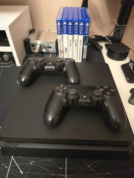 PlayStation 4 PS4 Slim 1TB + Jocuri + Accesorii - Pachet complet