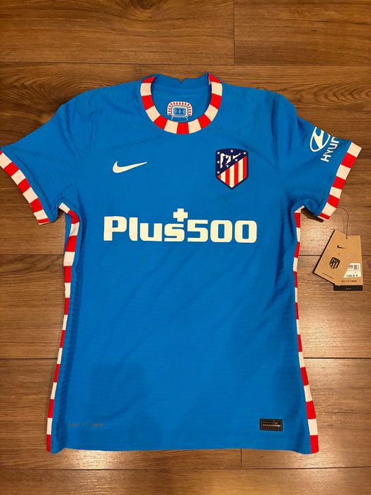 Нови оригинални екипи на Атлетико Мадрид различни размери и цени