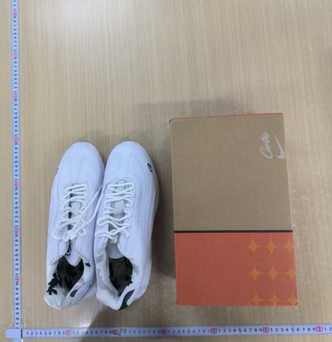 Бели Air max 95 corteiz
