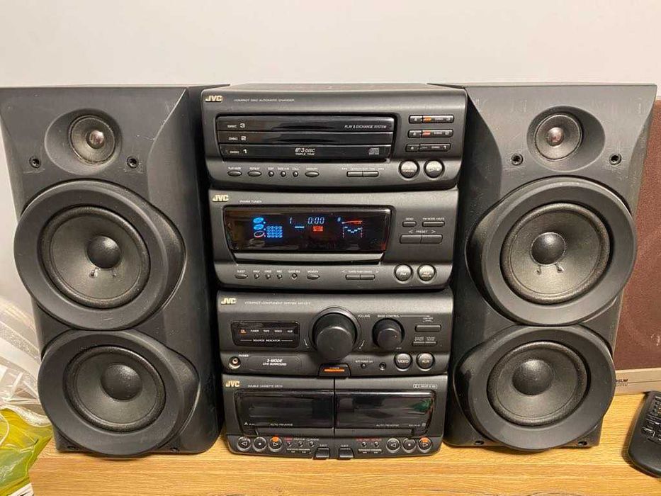 Музикална система JVC