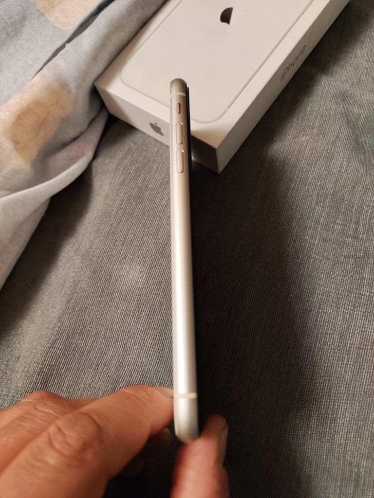 Iphone 11 128G состояние нового