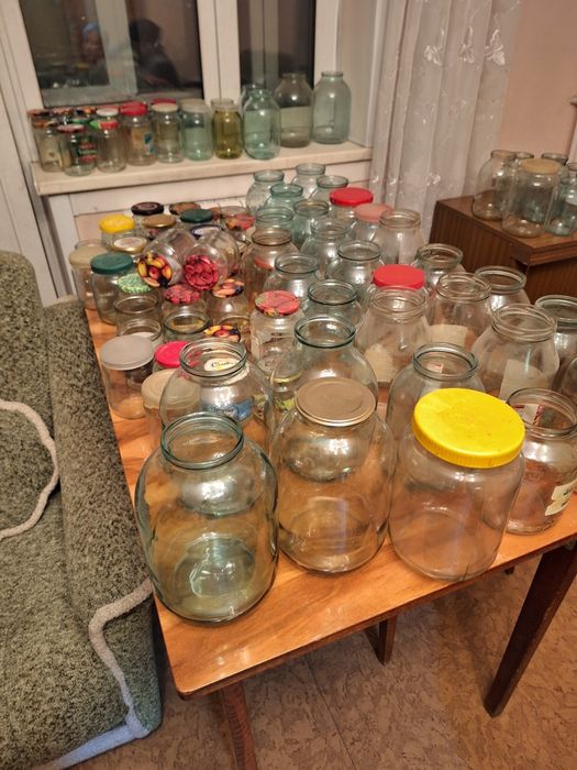 Банки стеклянные.