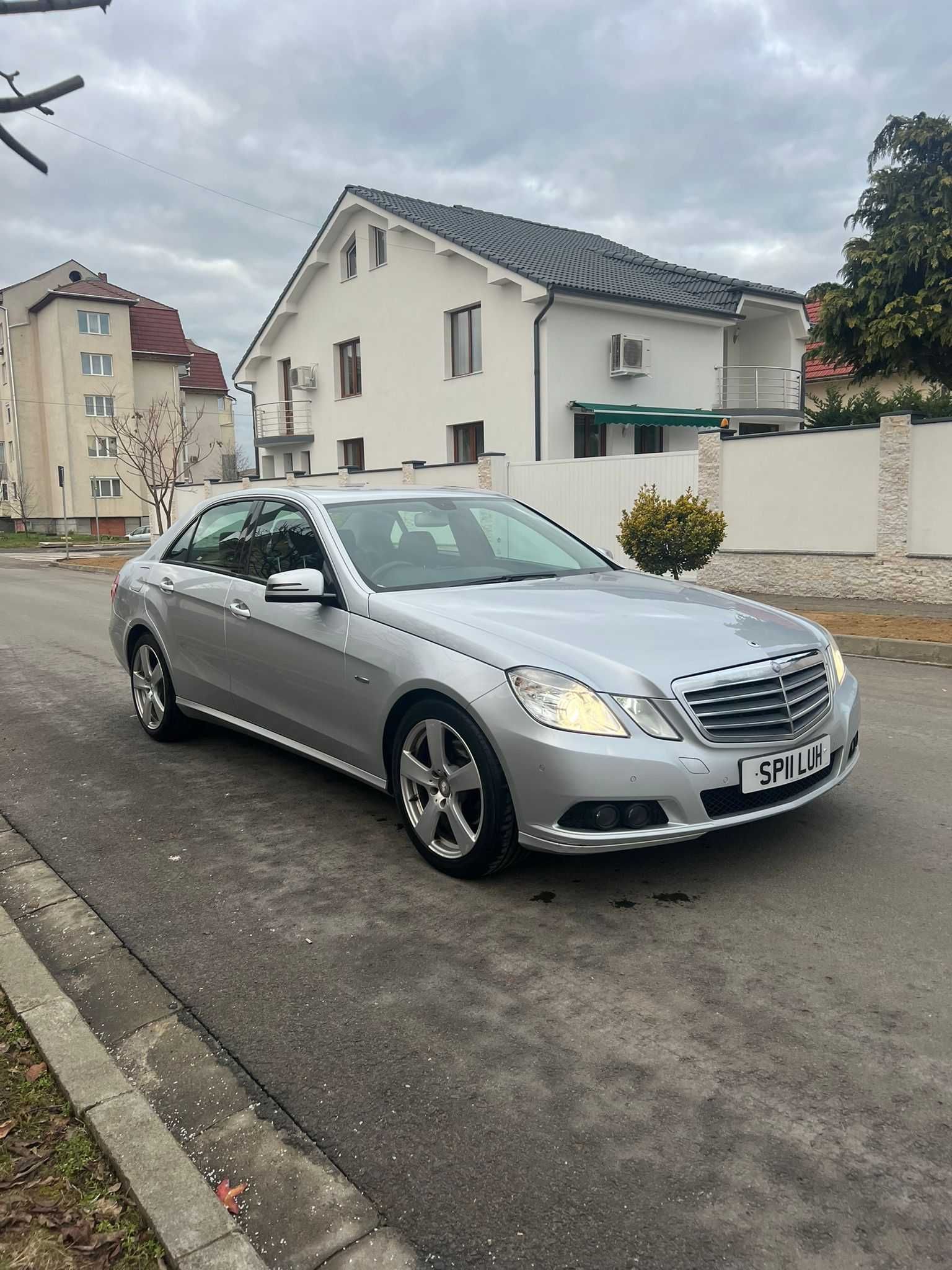 Dezmembram Mercedes E class, motor 2.2 cdi, automat, euro 5, 136 cp