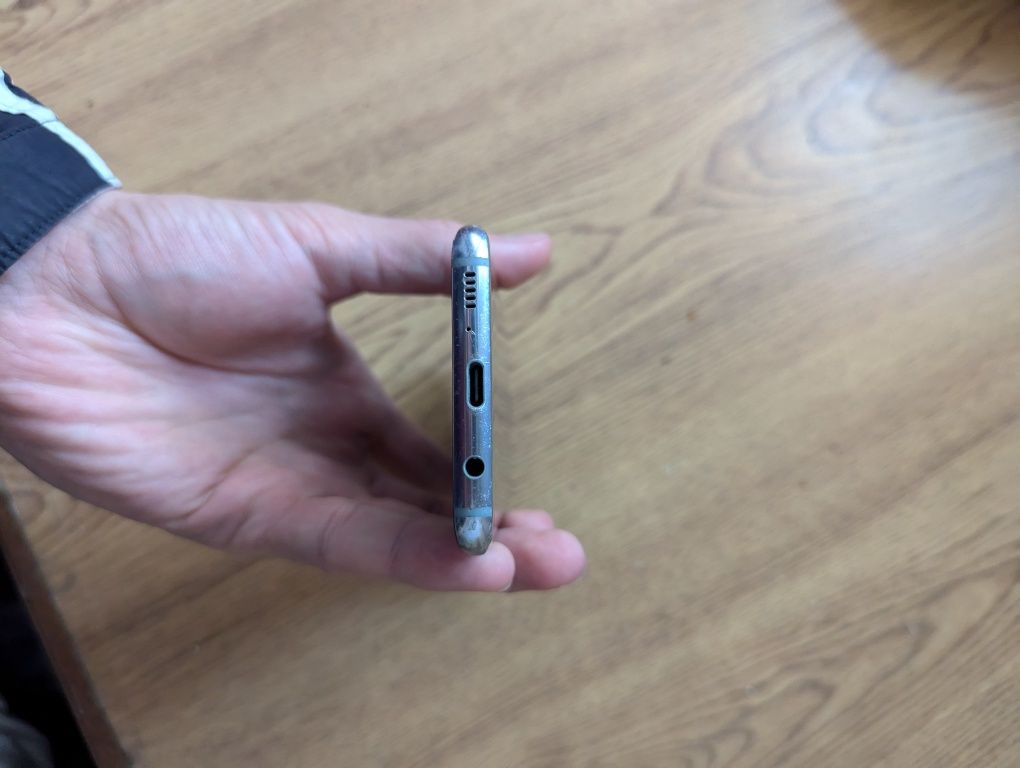 Samsung Galaxy S8 sotiladi srochna