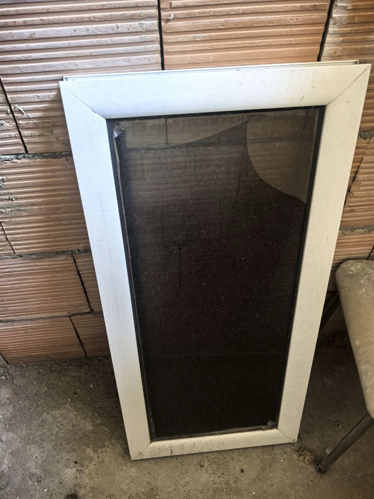 Продавам  прозорци