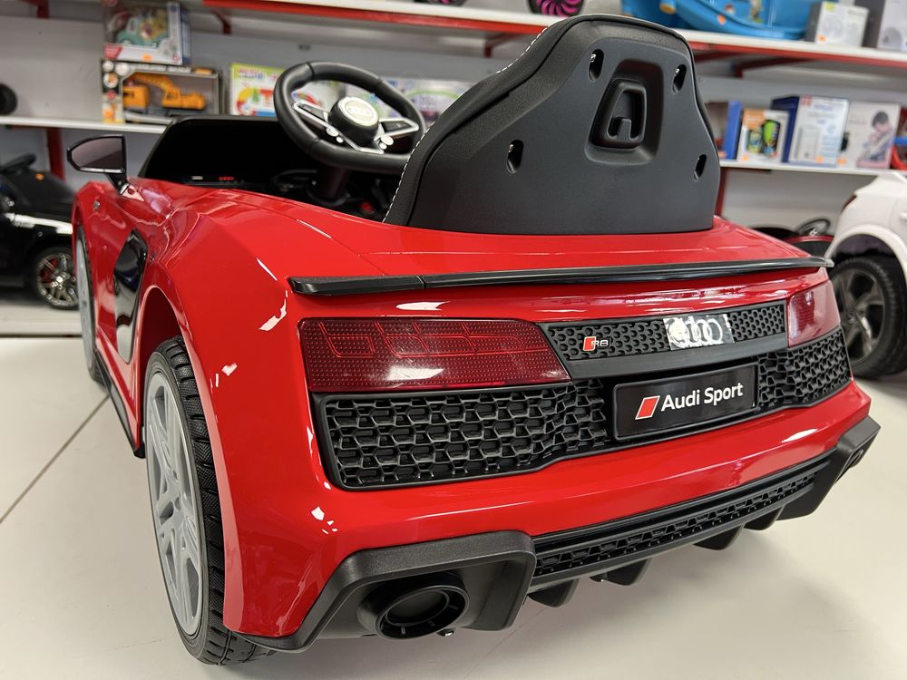 Детска акумулаторна кола Audi R8