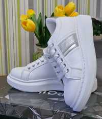 G-POINT Eжедневни дамски обувки в бял/сребрист цвят