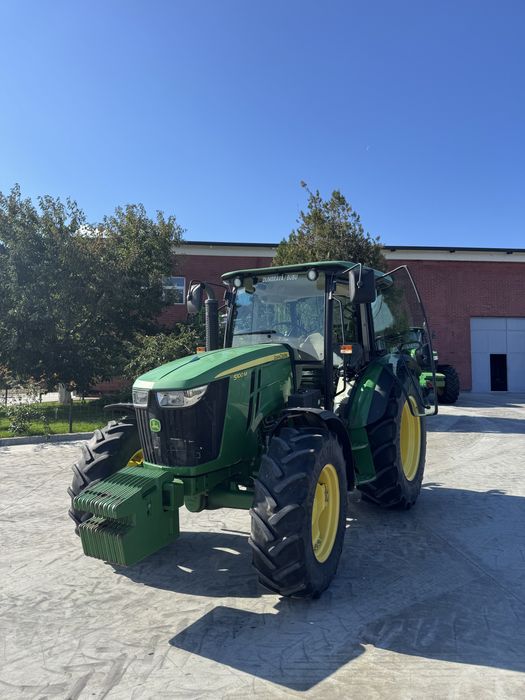 John deere 5100M