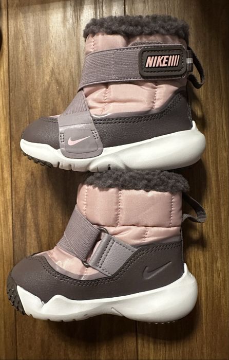 Нови ботуши nike