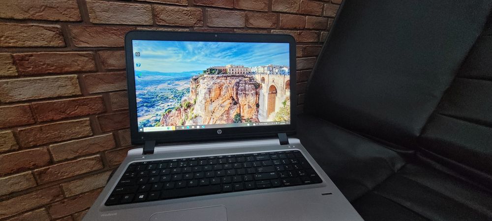 Laptop HP Probook 450 G3 CPU: i7-6500U RAM : 8Gb AMD Radeon R7 2Gb
