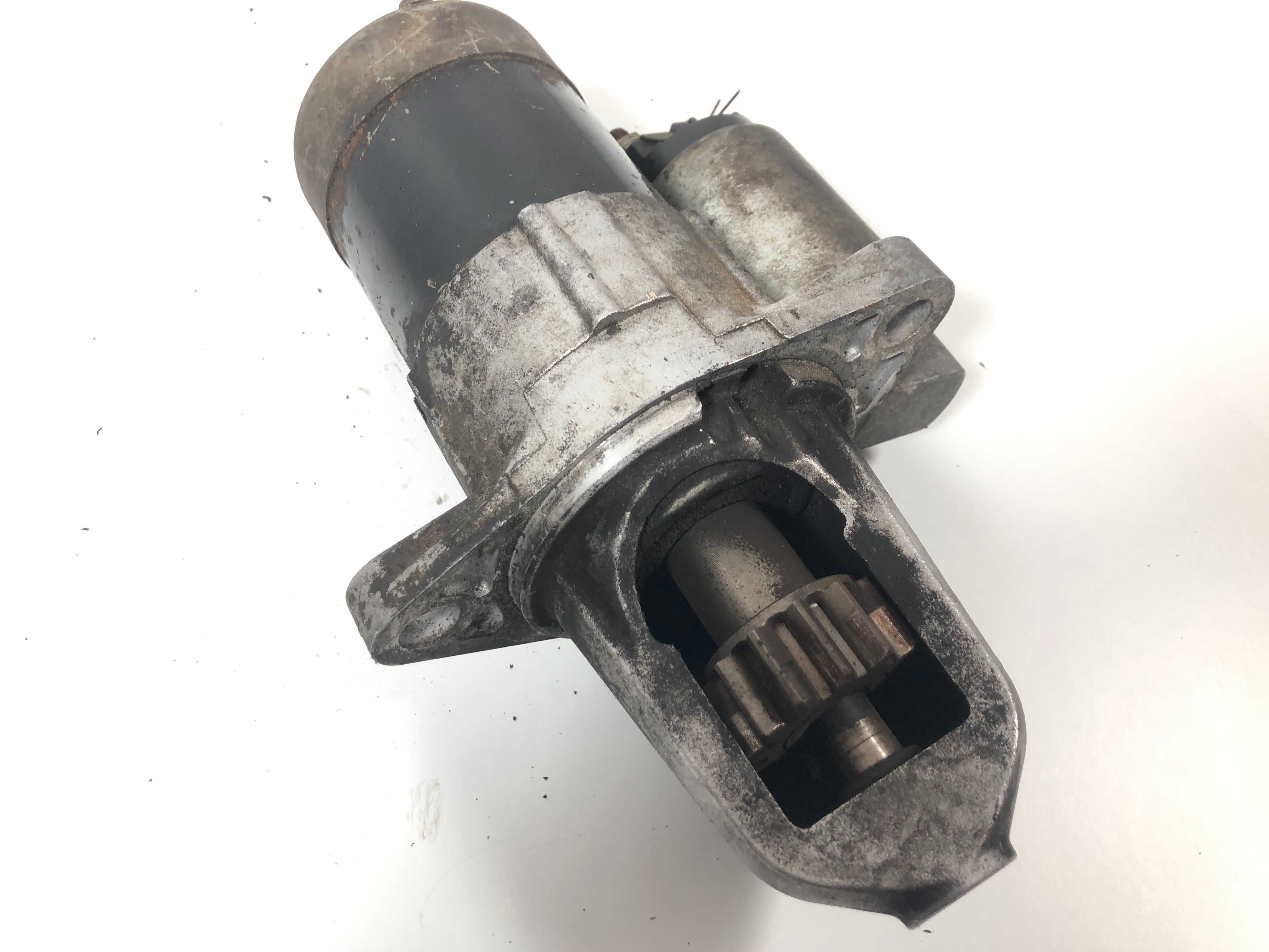 Стартер Nissan Primera P12 2.0 140кс 2002г M000T87081