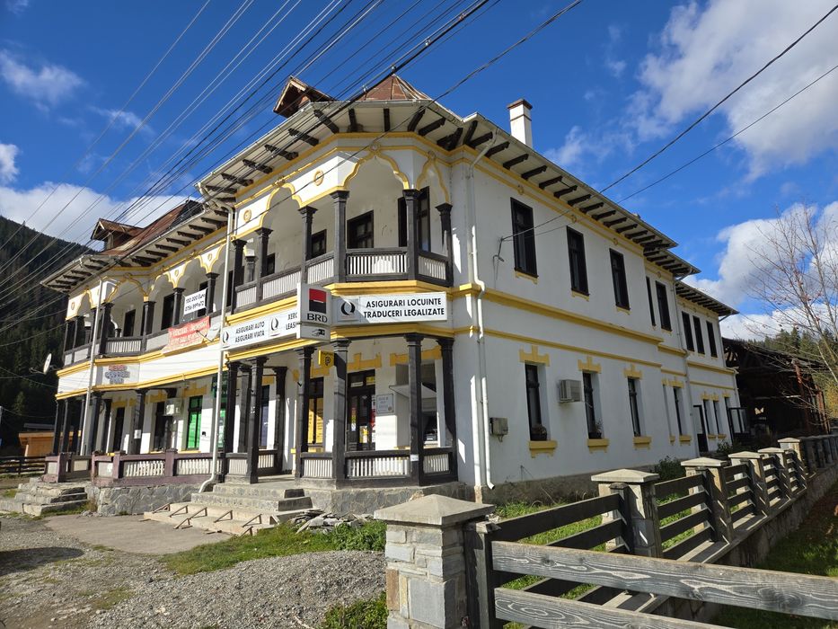 Cladire comerciala - subsol 100 mp + etaj 450 mp