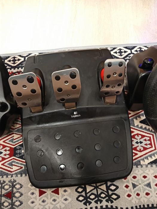 Vând Volan Logitech G27 Complet!!!
Detalii in privat!