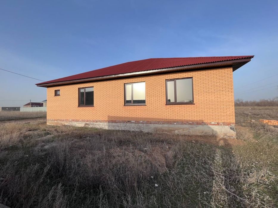 Продаётся дом 12×14 м! Стены: керамзитоблок + облицовочный кирпич.