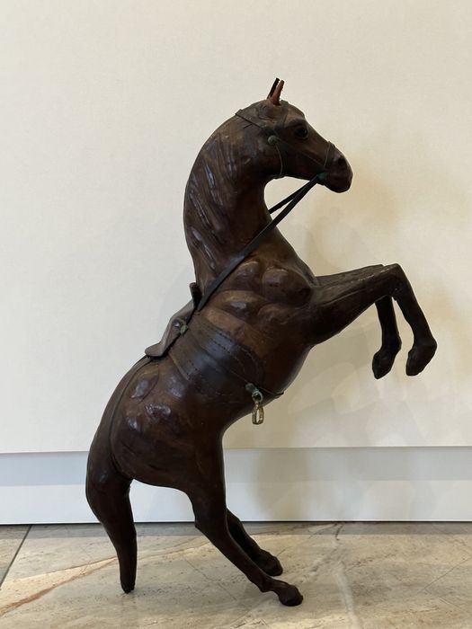 Cal/Calut din piele vechi/antic