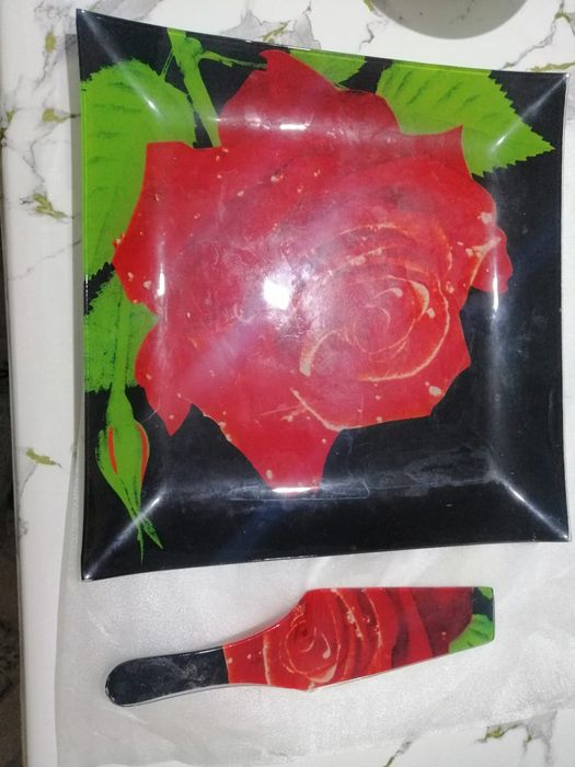 Продам тортница бу