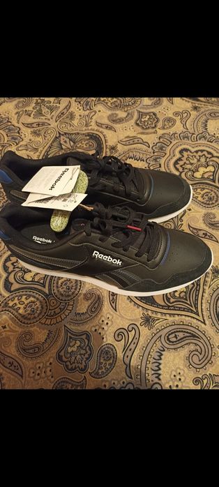 продаётся кроссовки ребок